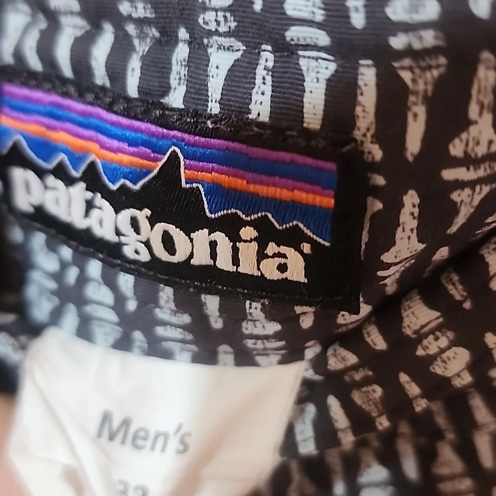 Patagonia Men's Swim Shorts Size 32 NWOT Fossil Print